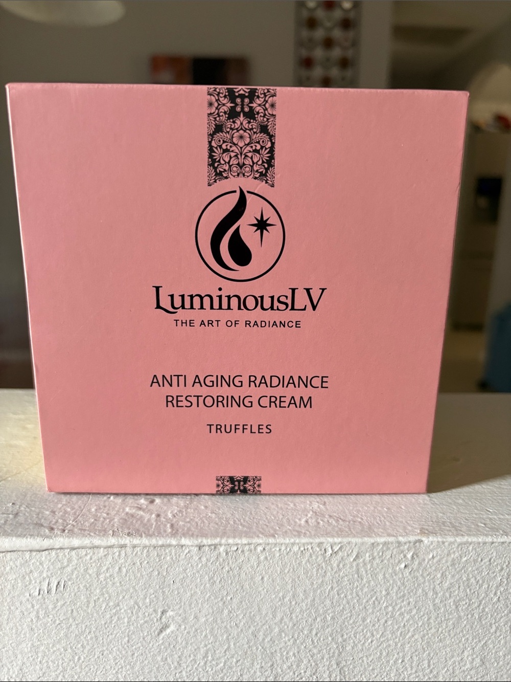 LuminousLV Anti-Aging Radiance Restoring Cream - Pink